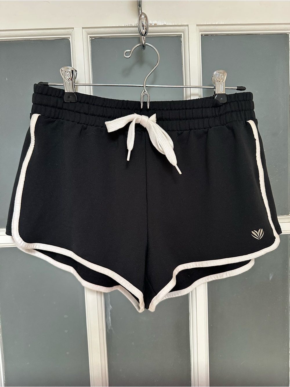 Forever 21 Black Contrast-Trim Women's Athletic Shorts, size S